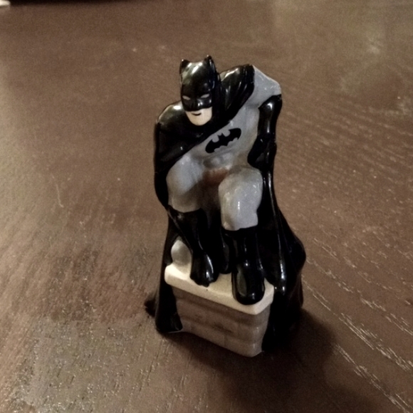 Source Unknown Other - SALT OR PEPPER CERAMIC BATMAN. 4 INCHES. NEVER USED. $10.00